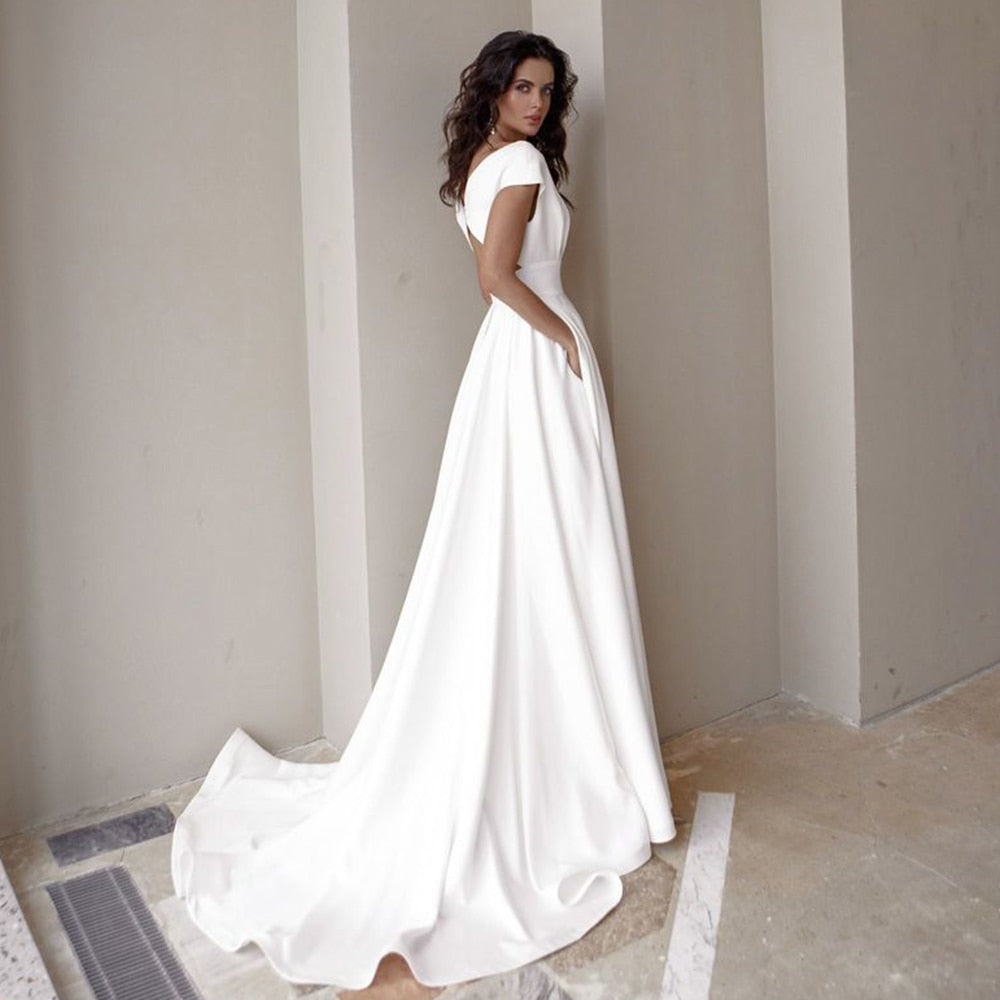 Modern V-Neck Sweep Train Slit A Line Bridal Gown Dress with Pockets –  Tulle Lux Bridal Company