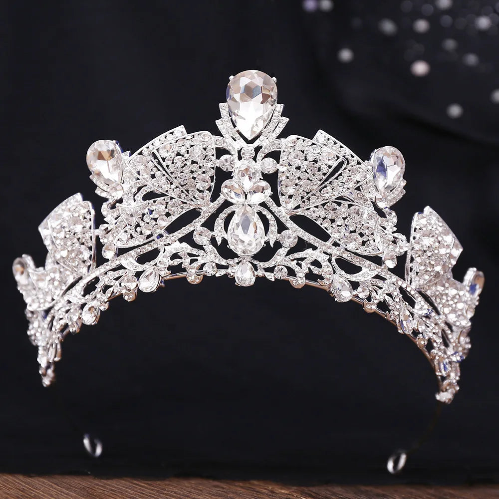 Wedding Crowns & Tiaras, Everything You Need To Know About Them