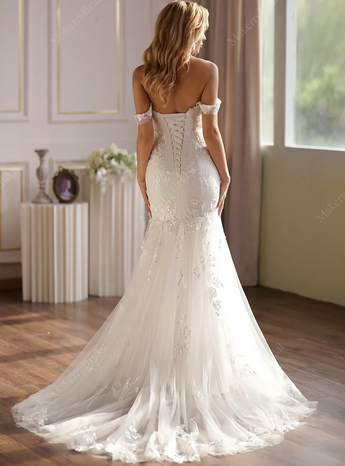 https://tulleluxbridalcompany.com/pages/back-to-basics-timeless-bridal-style-for-fall