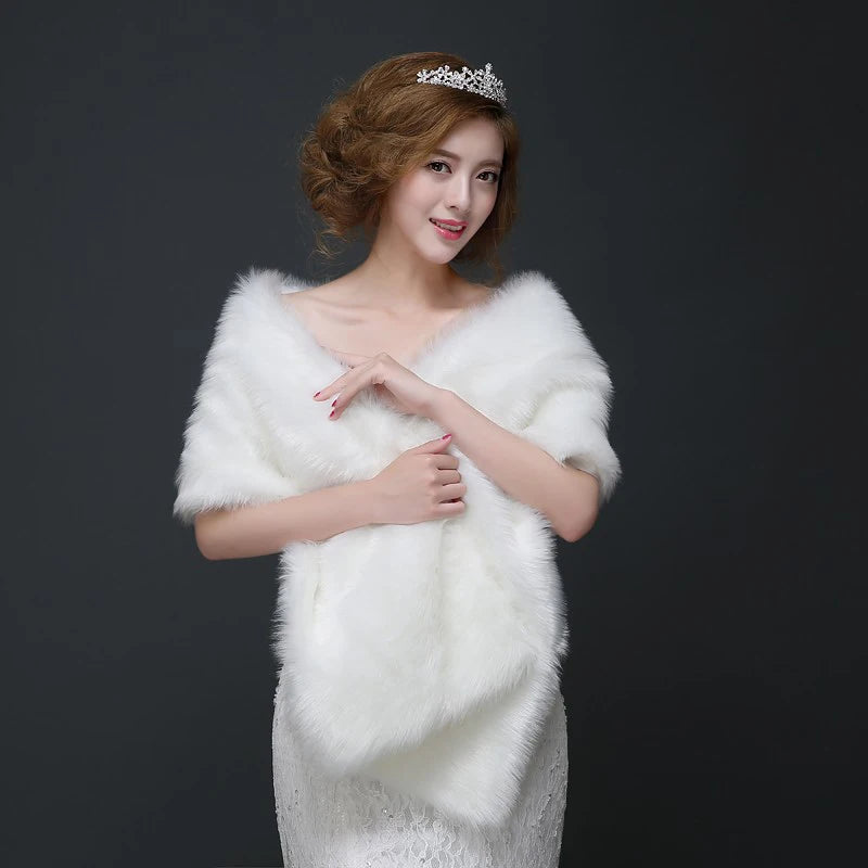 Faux Fur Wrap Bridal Shawl Wedding Bolero Party Cape, Elevate your bridal ensemble with the luxurious touch of our faux fur wrap, 
