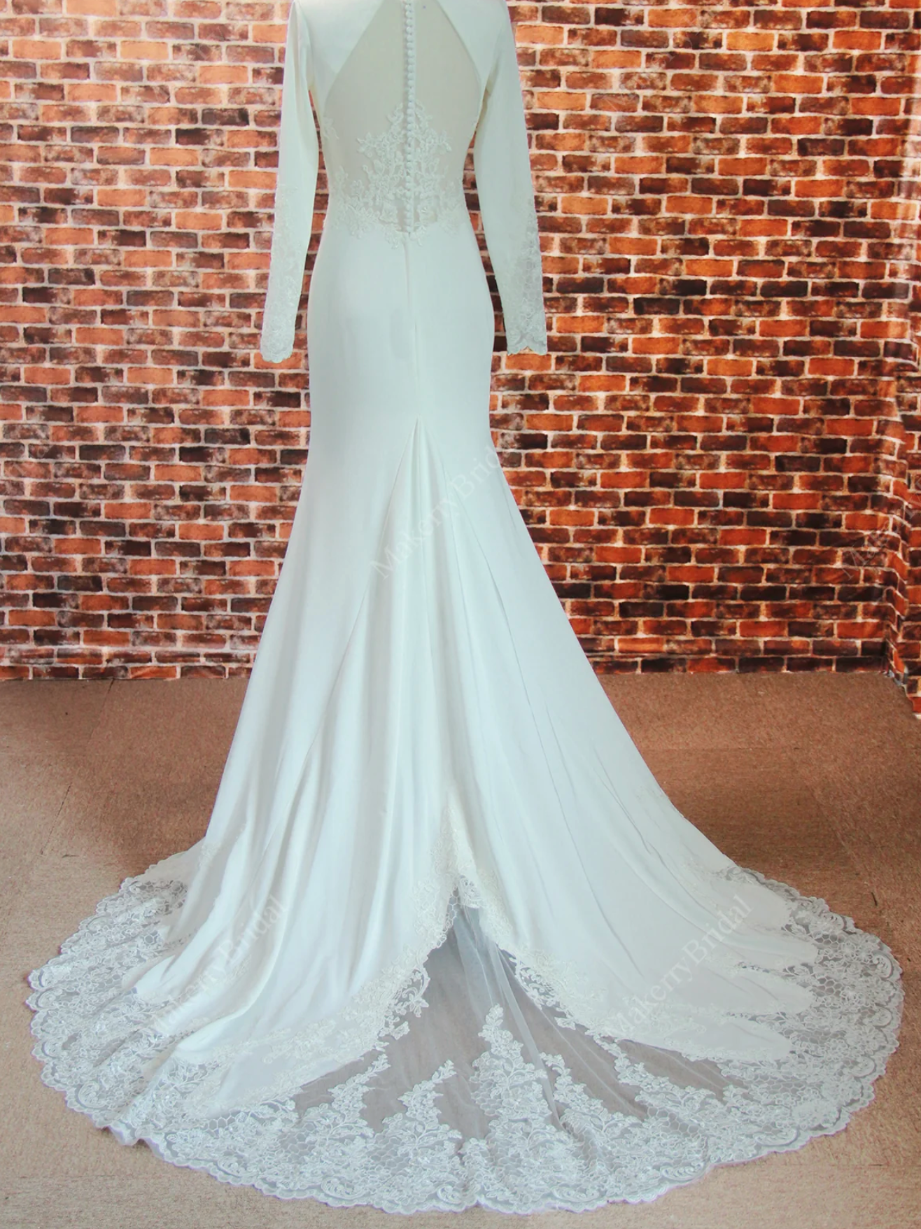 Wedding Dress Charming V-Neck Long Sleeves Lace Mermaid Bridal Gown, A juxtaposition of vintage glamour and modern appeal, this mesmerizing dress i