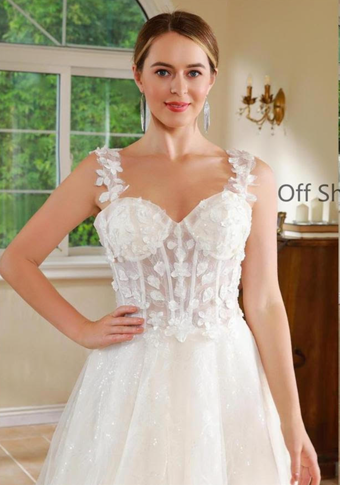 Vestido de novia de corte A con encaje floral estilo corsé
