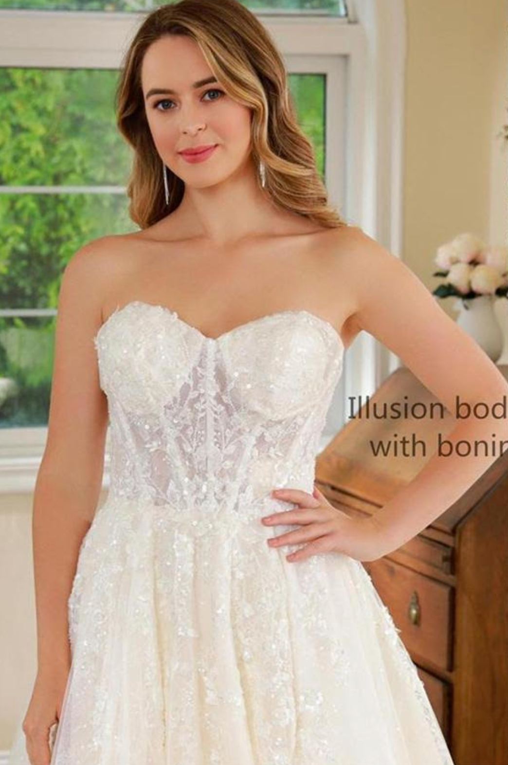Vestido de novia de corte A con encaje ilusión y lentejuelas