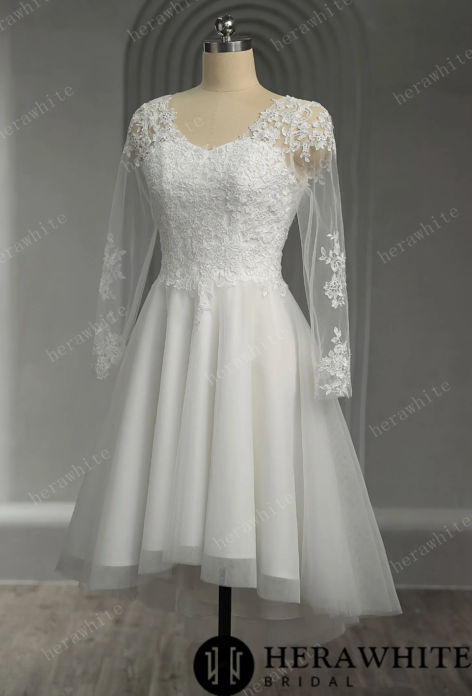Mini Short Wedding Dress Lace No Train, This wedding dress is made of high-quality lace fabric, which is soft and comfortable to the touch and very comfortable to wear