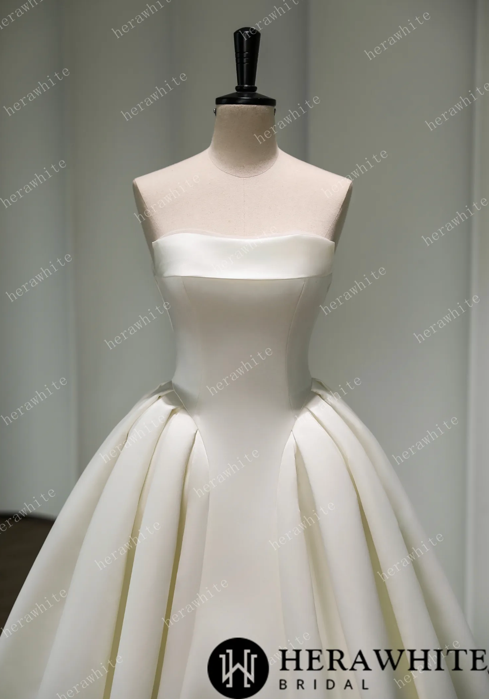 Silk Wedding Dress Luxurious Strapless Bridal Ball Gown