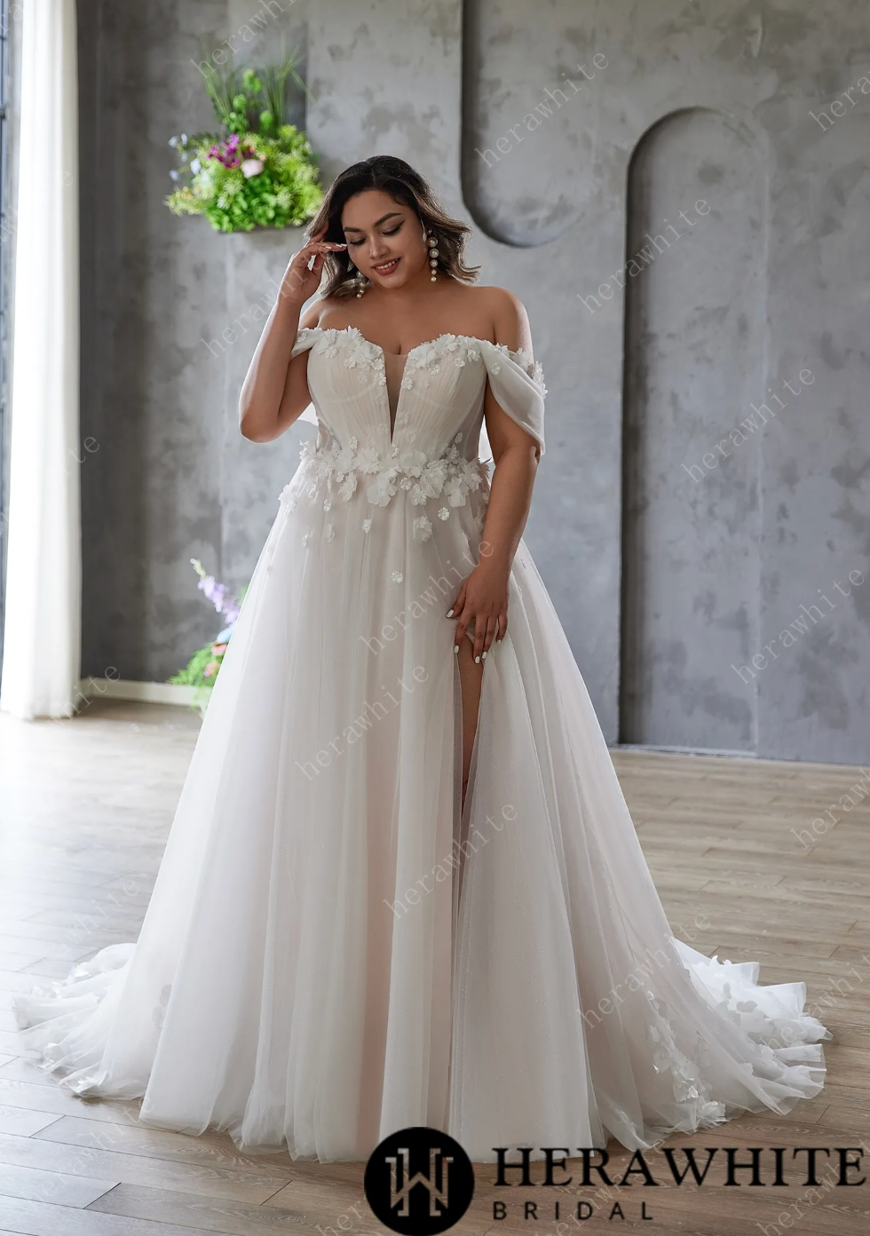 Plus Size Wedding Dress 3D Floral Lace Tulle Gown