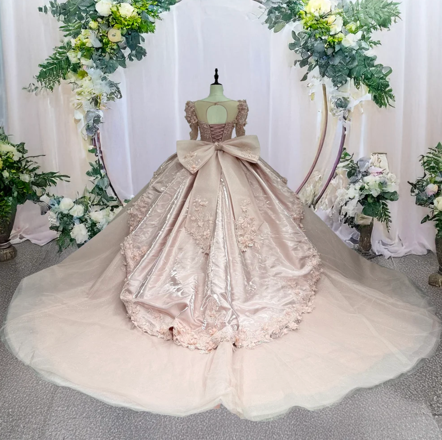 Quinceanera Dress Pink Organza Ball Gown, this beaded pink Quinceanera Dress features a voluminous skirt with elegant gathers and a full peplum at the waist,