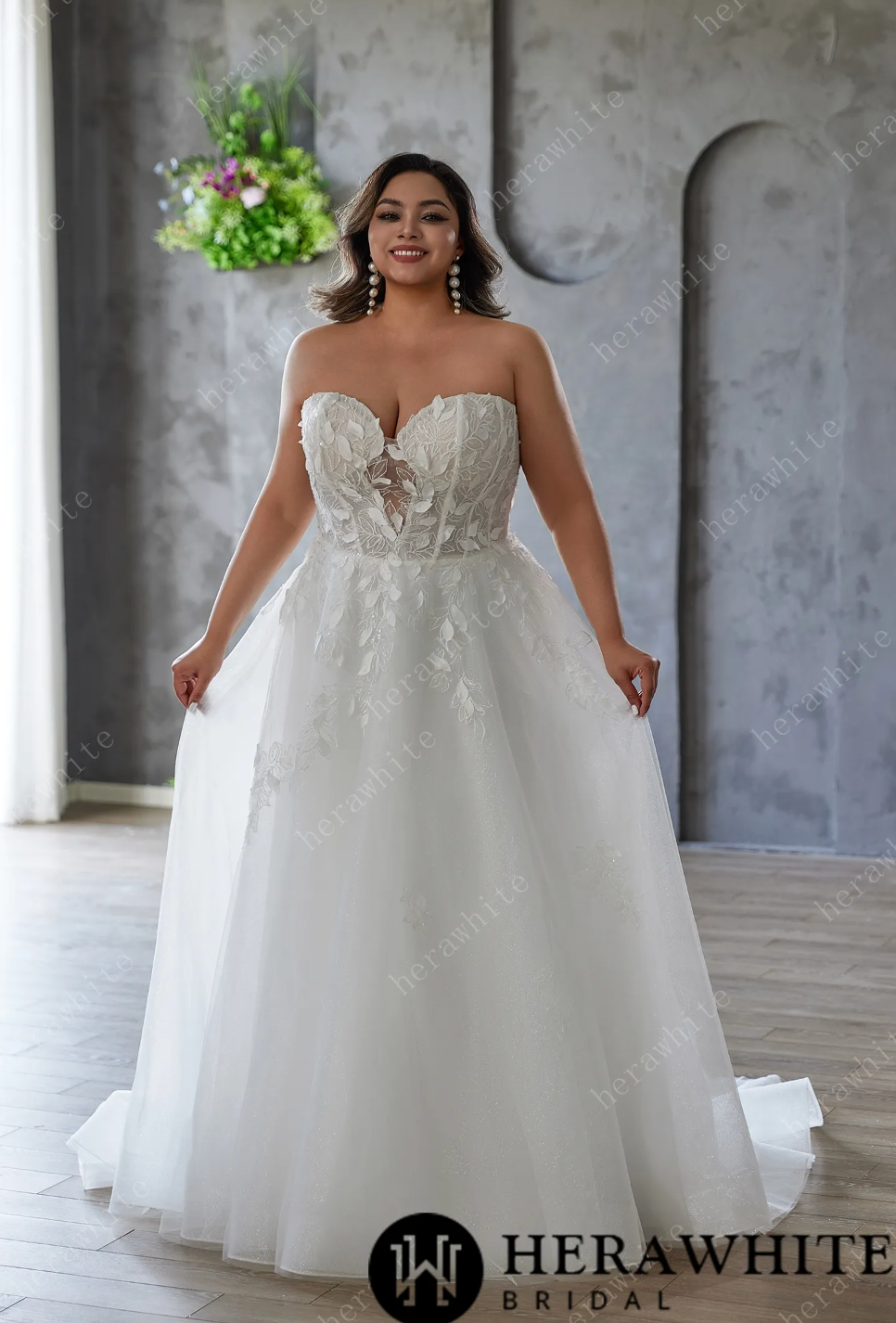 Plus Size Wedding Dress Sweetheart Tulle with 3D Lace