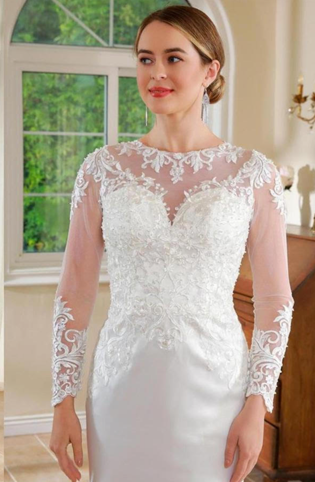 Vestido de novia esbelto de manga larga con encaje de ilusión 