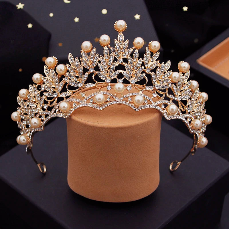 Crystal Pearl Wedding Tiara Rhinestone Bridal Crown Hair Accessory, elevate your bridal moment with this dazzling wedding tiara