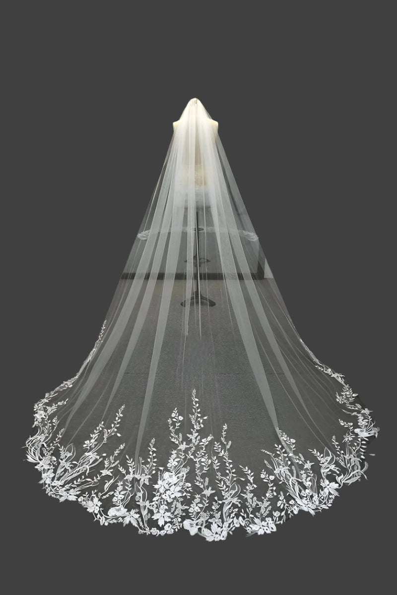 Cathedral Wedding Veil Elegant Floral Lace One Layer Bridal Veil, indulge in the refined sophistication of our Elegant Floral Bridal Wedding Cathedral Veil.