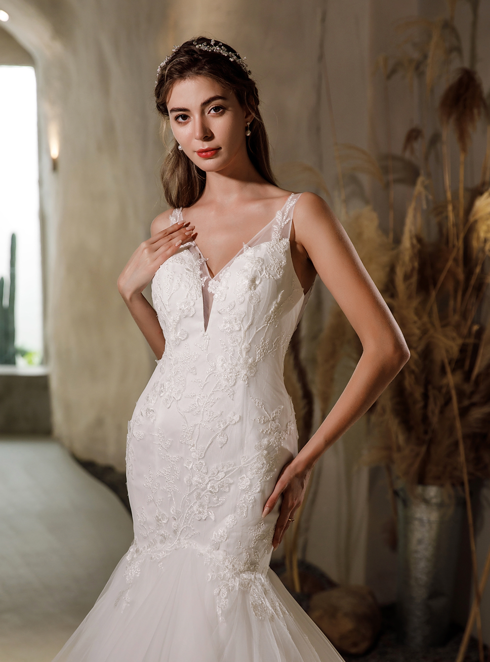 Wedding Dress Beaded Lace Mermaid Tulle Bridal Gown, This dramatic lace, tulle mermaid wedding dress has a plunging V-neckline bodice