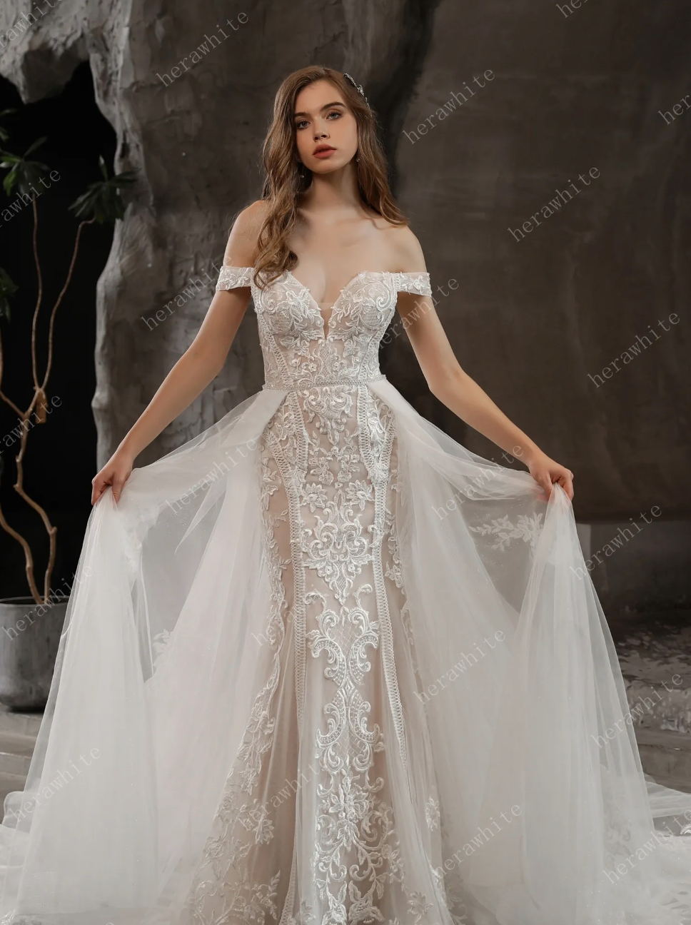 Lace Wedding Dress Glitter Tulle Bridal Gown with Detachable Train,  all is possible in this lace bridal dress in a soft, statuesque, and ultra-flattering silhouette