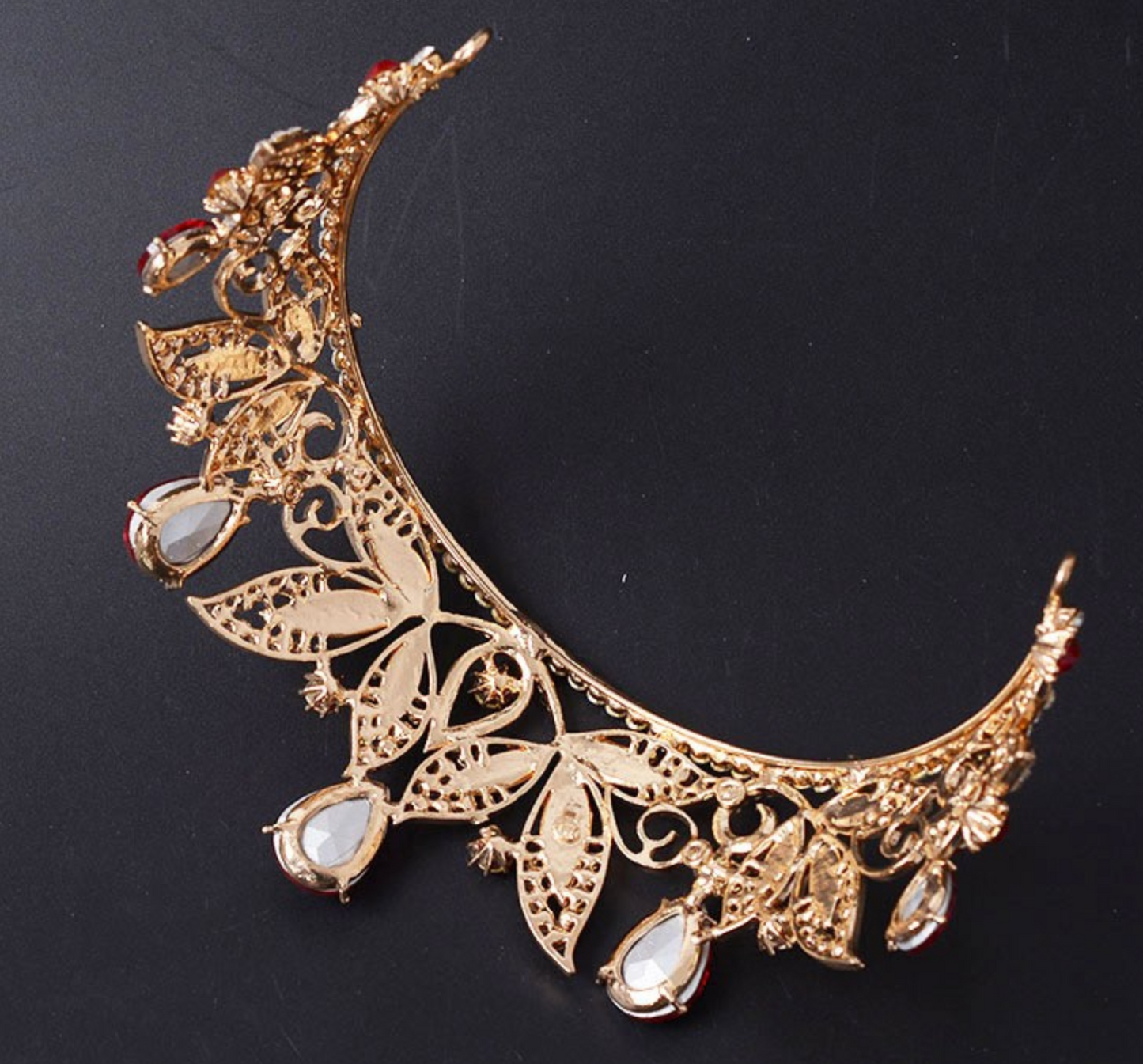 Metal Leaf Crystal Wedding Tiara Bridal Crown Hair Accessory, a classic style metal leaf motif with sparkling crystal complete the look, the perfect wedding or party accessory for your next big event.