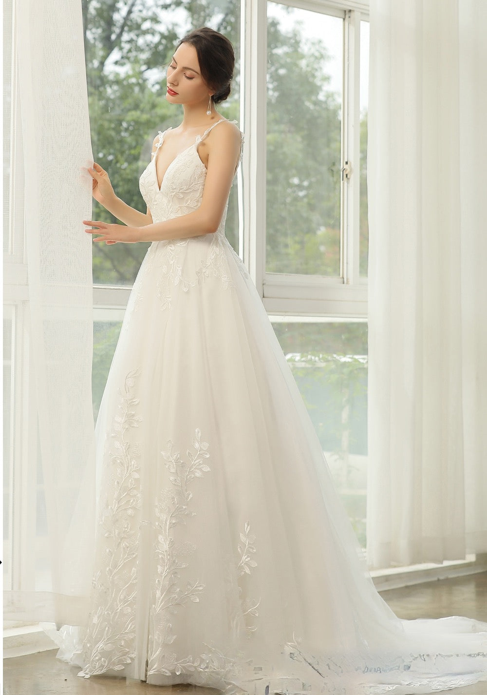Wedding Dress Keyhole Back Bridal Tulle Satin A Line Gown