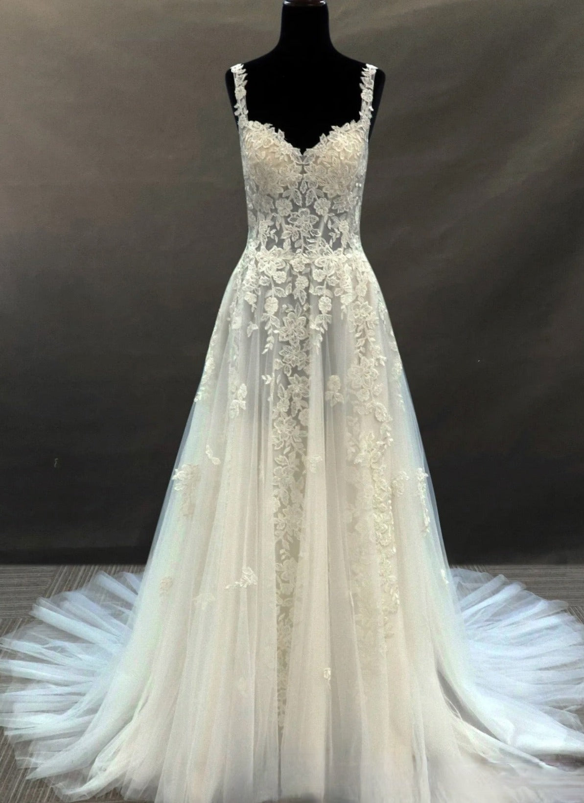 Swiss Tulle Wedding Dress Lace A Line Bridal Gown, this tulle wedding dress features delicate patterns of floral embroidery decorated on the illusion bodice,
