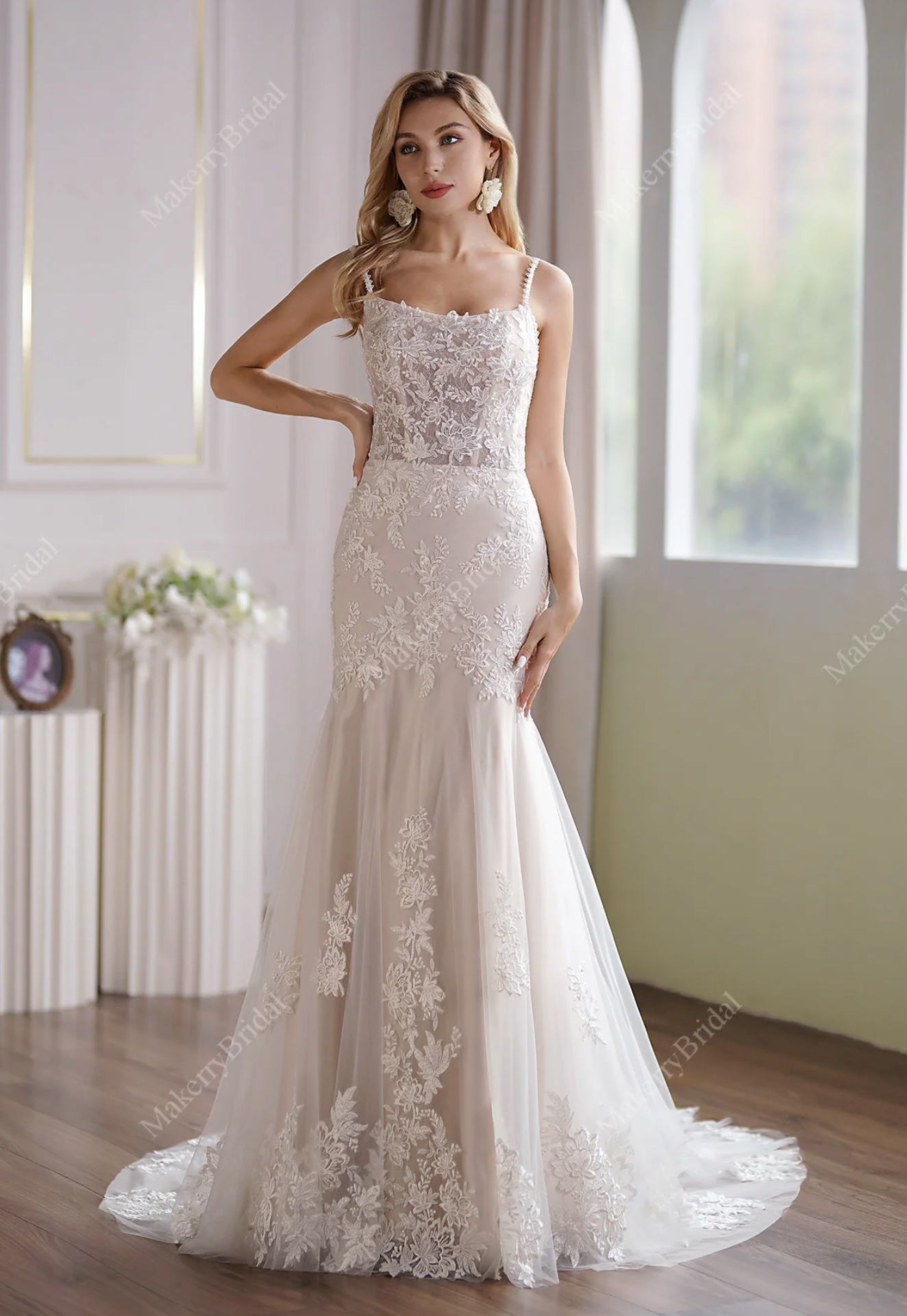 Wedding Dress Tulle Mermaid Bridal Gown Scoop Neckline Sheer Back, This wedding dress is cool and classy with a soft scoop neckline and Chantilly lace