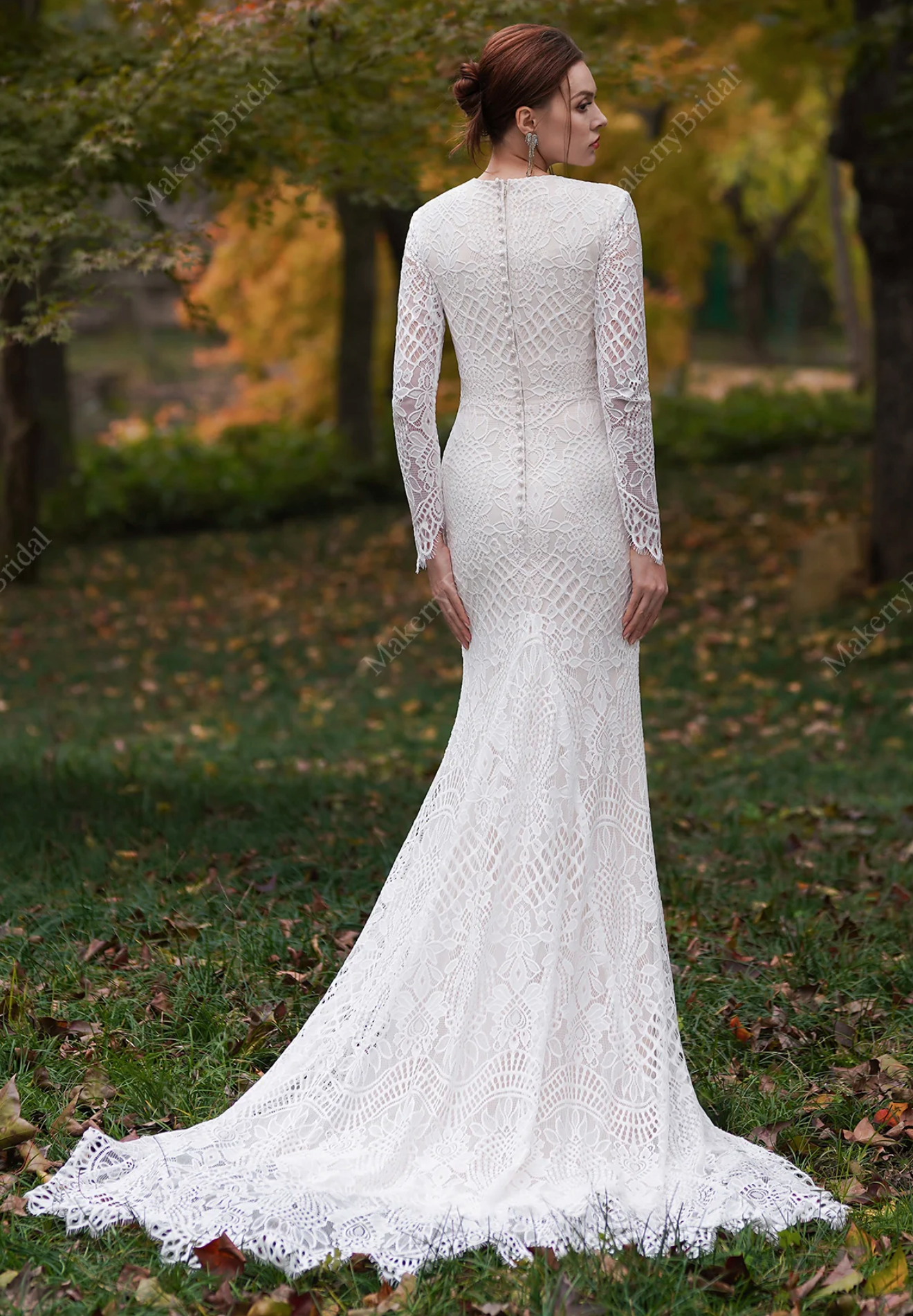Wedding Dress Modest Long Sleeve Lace Mermaid Bridal Gown, The impeccably tailored long sleeves feature scalloped edges, while the form-fitting silhouette