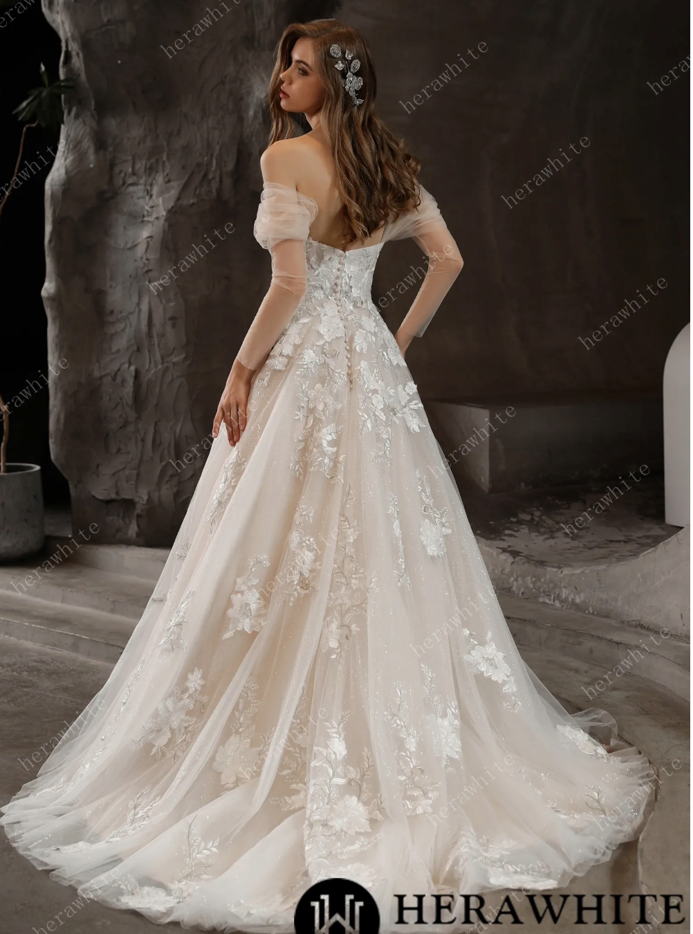 Satin Lace Wedding Dress Sparkle Tulle Sleeveless Bridal Gown, you will be a true bridal vision wearing this tulle ball gown 