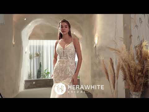 Elegante vestido de sirena con mangas acampanadas desmontables