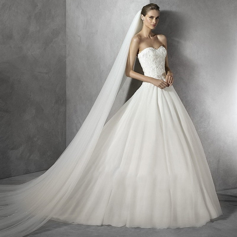 Wedding Veil Cathedral Length Cut Edge Bridal Accessory, Elevate your wedding look with our breathtaking Simple 3 Meter Cathedral Wedding Veil! 