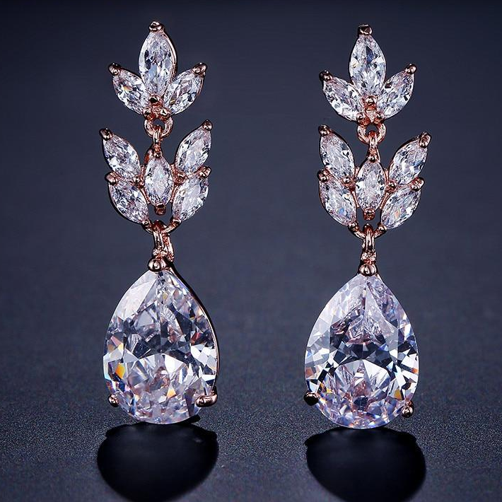 Cubic Zirconia Crystal Party Earrings Fashion Jewelry Accessory, Beautifully facetted elegant crystal earrings dangle and drop style.