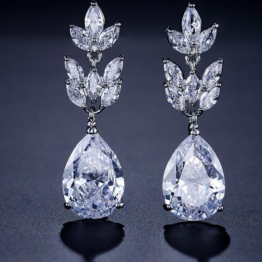 Cubic Zirconia Crystal Party Earrings Fashion Jewelry Accessory, Beautifully facetted elegant crystal earrings dangle and drop style.