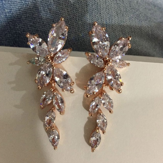 Marquise Cubic Zirconia Evening Party Earrings Fashion Jewelry Accessory, Beautifully facetted elegant crystal leaf earrings dangle and drop style.